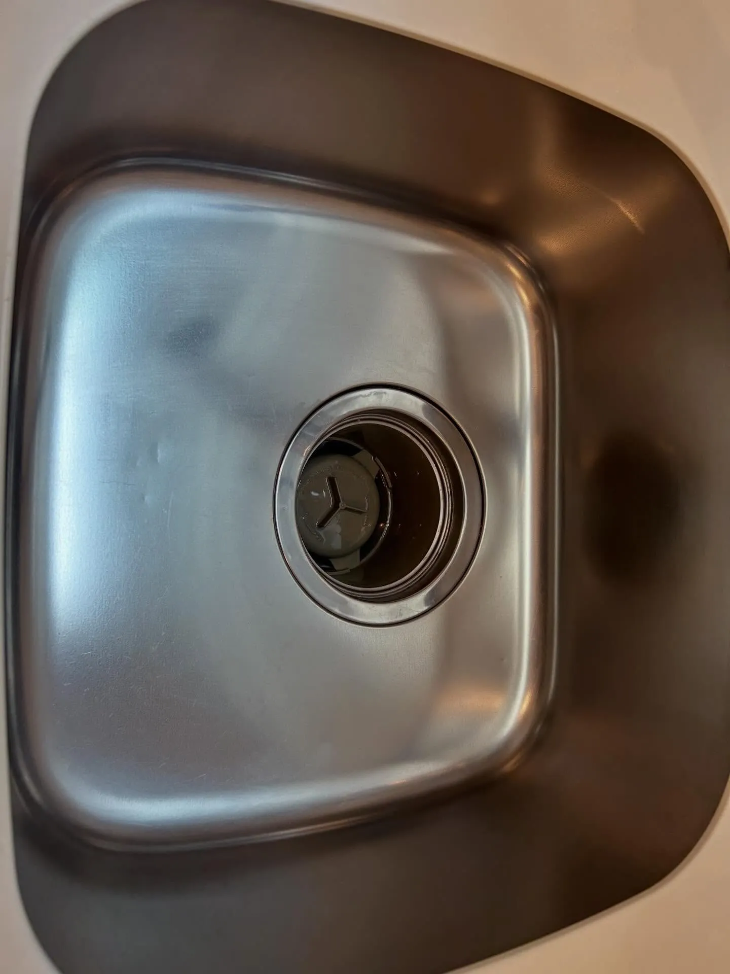 【原状回復・コスト削減】シンク交換をせずに、新品同様の輝きを...