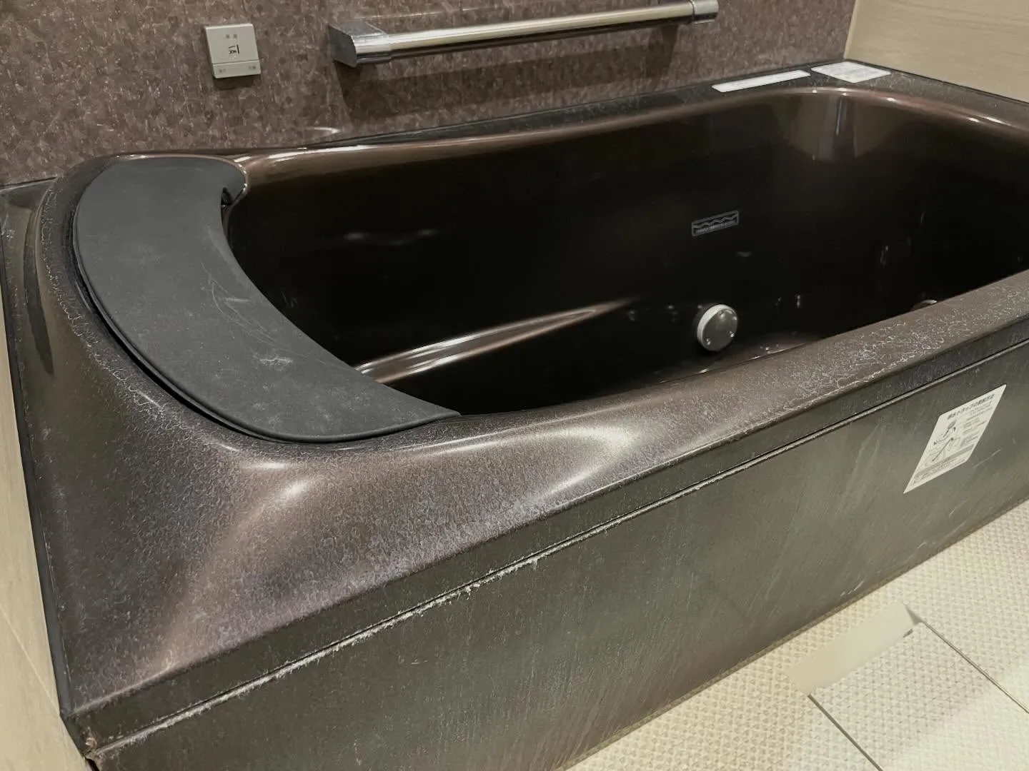 【施工事例】茨木市 一戸建て 浴槽再生研磨・石鹸カス除去