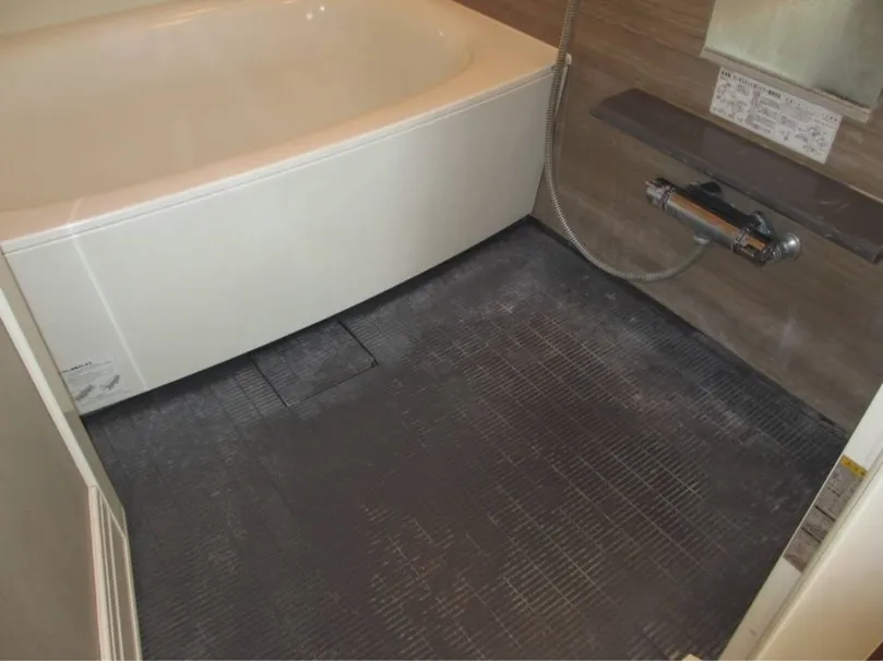 【施工事例】茨木市 マンション 浴室床面再生研磨・コーティン...