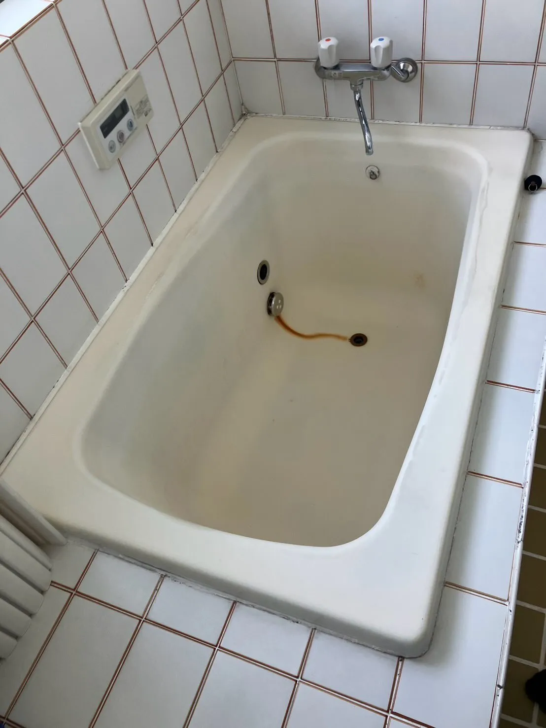 【施工事例】枚方市 一戸建て 浴槽錆除去・ガラスコーティング