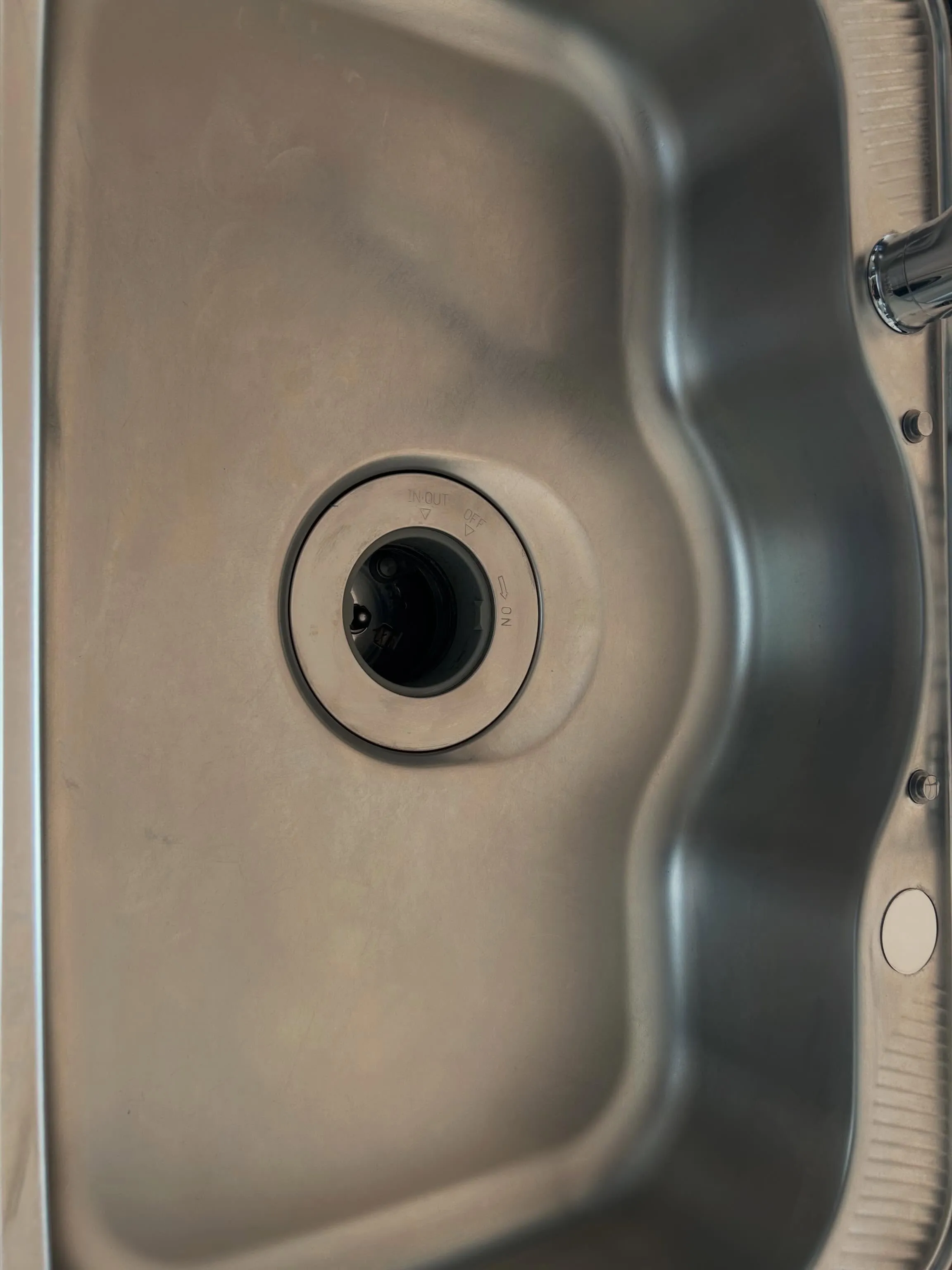 【施工事例】摂津市 分譲マンション ステンレスシンク再生研磨